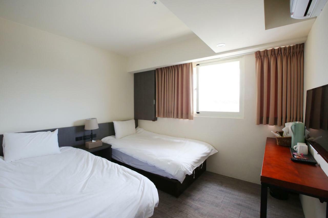 טאיצ'ונג Loosha Hostel מראה חיצוני תמונה